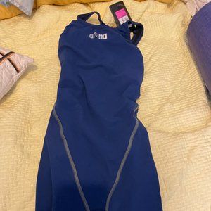 Arena Women's Competition suit, size 34